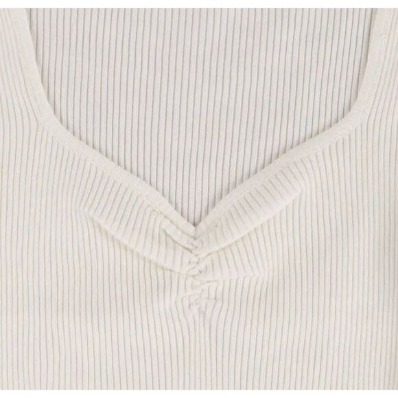 LOVE TREE Juniors Medium Rouched Sweetheart Cropped Sweater - Picture 10 of 10